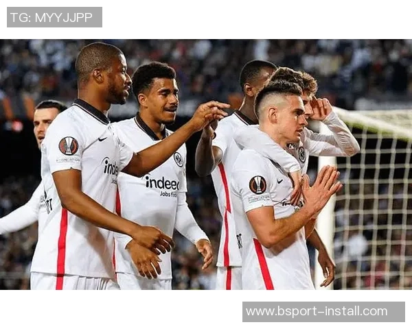 英超激战巴萨逆转尤文图斯四比三全场沸腾瞬间回顾与分析