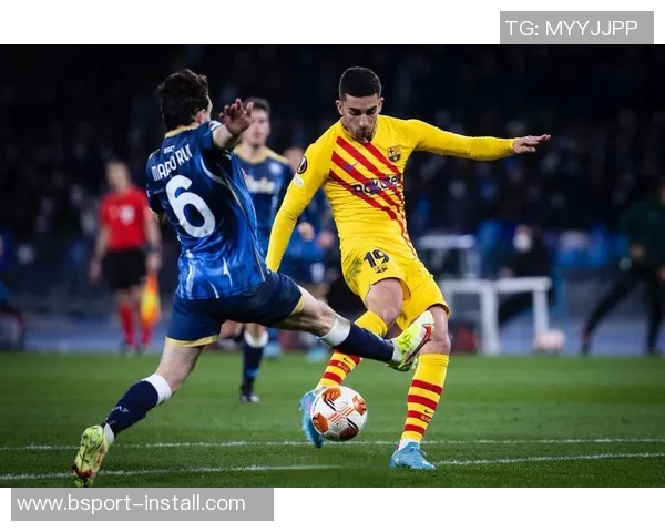 欧联杯精彩对决那不勒斯逆转里昂帽子戏法点燃全场激情