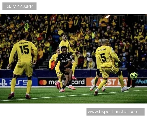 友谊赛精彩回顾:那不勒斯绝杀尤文图斯全场沸腾瞬间解析