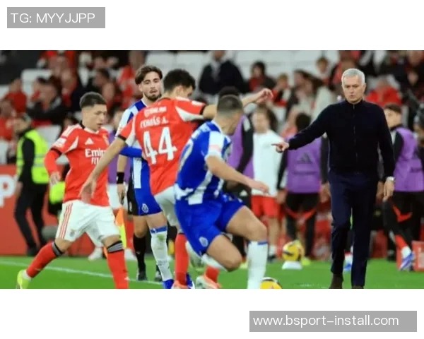 本菲卡大胜波尔图4-0震惊全场赛后点评引发热议